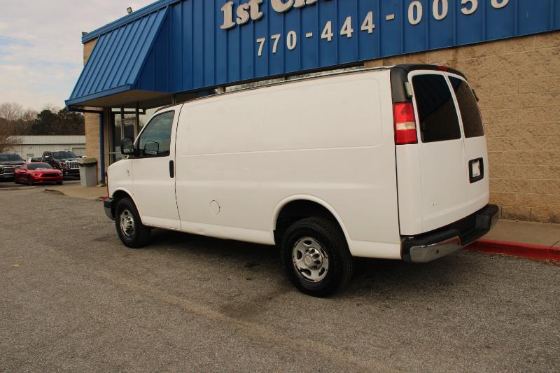 Chevrolet Express Cargo Van RWD 2500 135" 2011