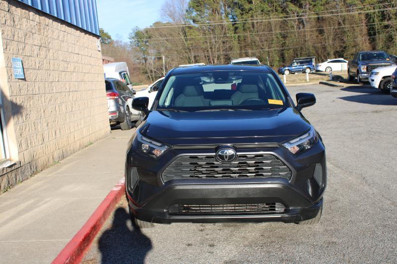 Toyota RAV4 LE FWD (Natl) 2023