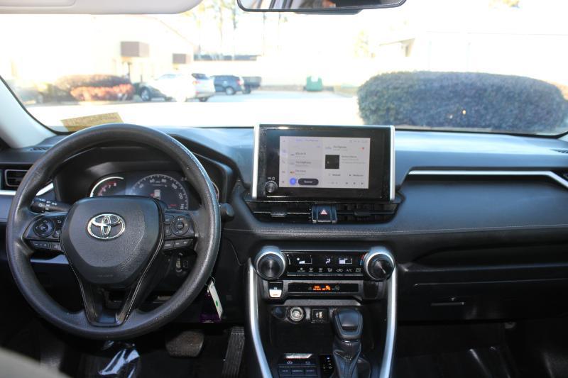 Toyota RAV4 LE FWD (Natl) 2023