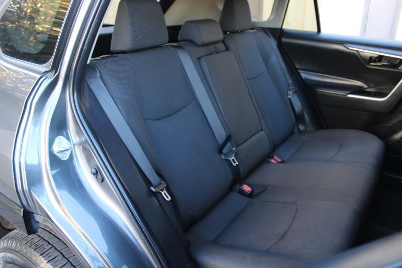 Toyota RAV4 LE FWD (Natl) 2023