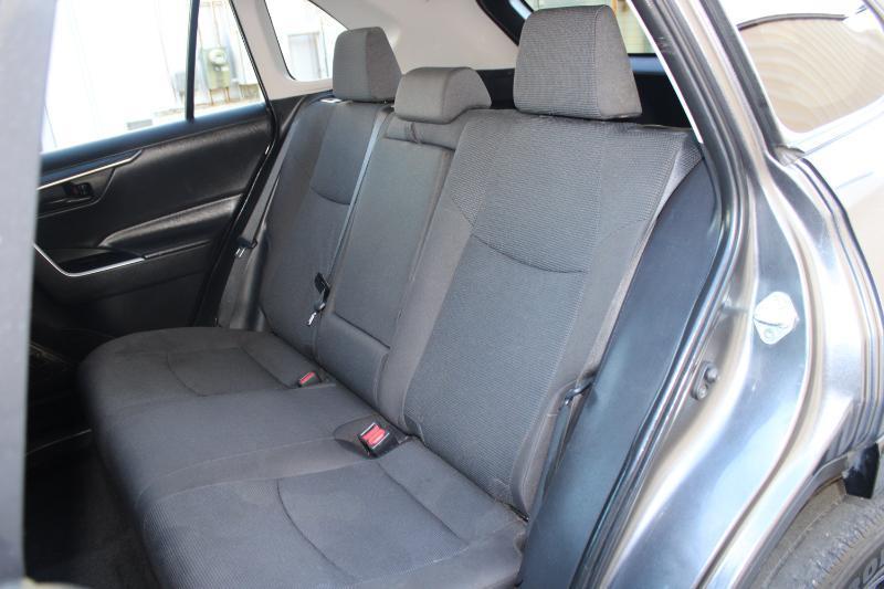 Toyota RAV4 LE FWD (Natl) 2023