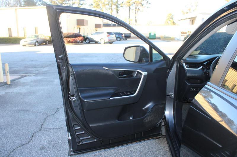 Toyota RAV4 LE FWD (Natl) 2023