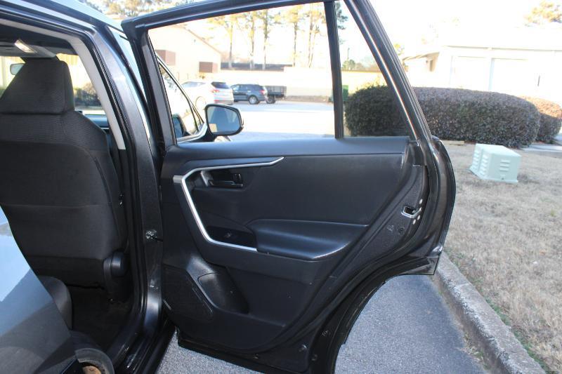 Toyota RAV4 LE FWD (Natl) 2023