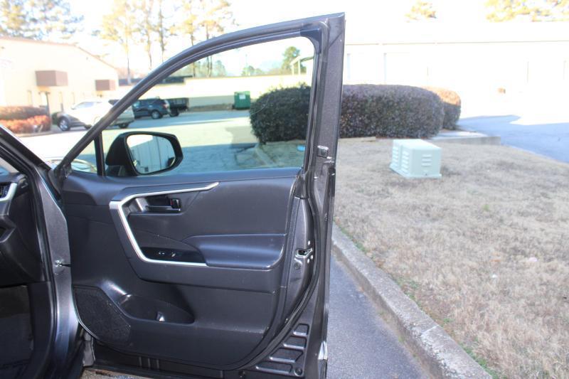 Toyota RAV4 LE FWD (Natl) 2023