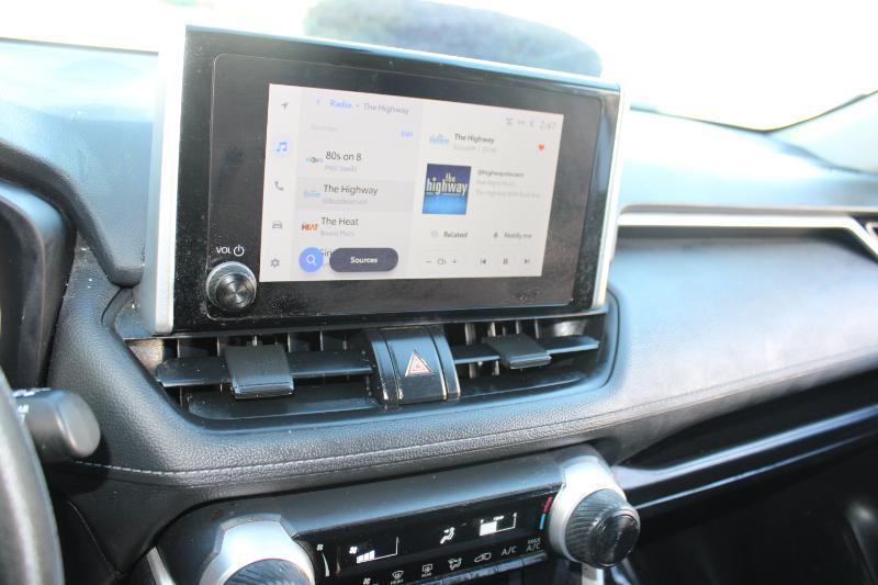 Toyota RAV4 LE FWD (Natl) 2023