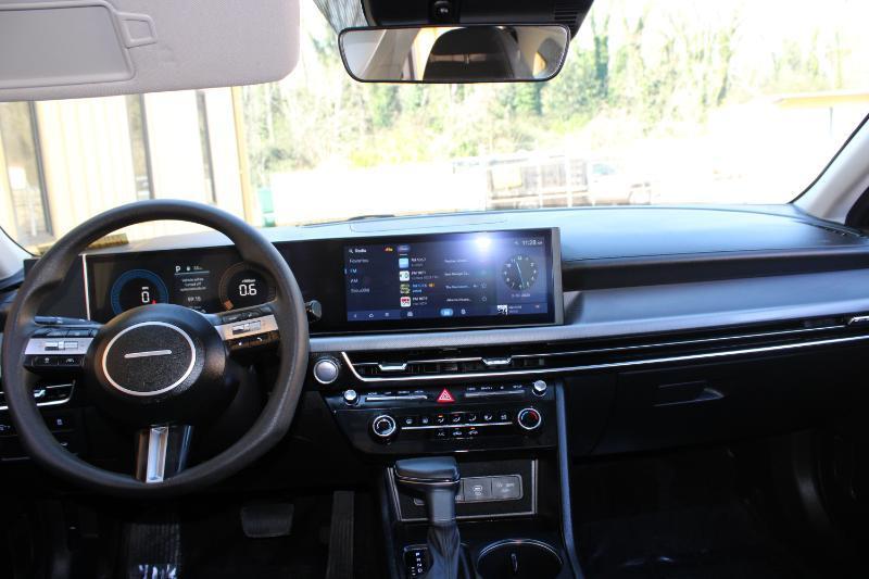 Hyundai Sonata SE FWD 2025
