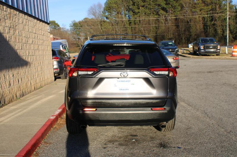 Toyota RAV4 XLE Premium FWD (Natl) 2020