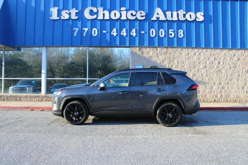 Toyota RAV4 XLE Premium FWD (Natl) 2020