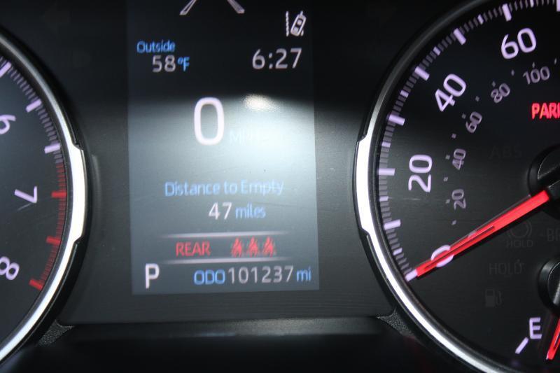 Toyota RAV4 XLE Premium FWD (Natl) 2020