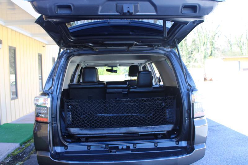 Toyota 4Runner RWD 4dr V6 SR5 Premium (Natl) 2016