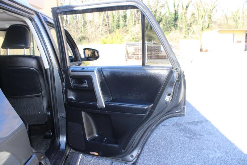 Toyota 4Runner RWD 4dr V6 SR5 Premium (Natl) 2016