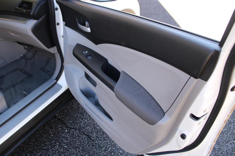 Honda CR-V 2WD 5dr LX 2012