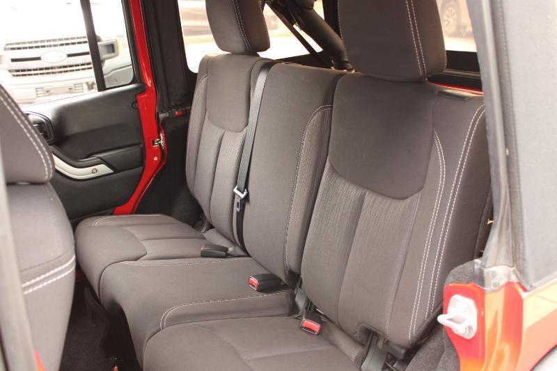 Jeep Wrangler Unlimited 4WD 4dr Rubicon 2014