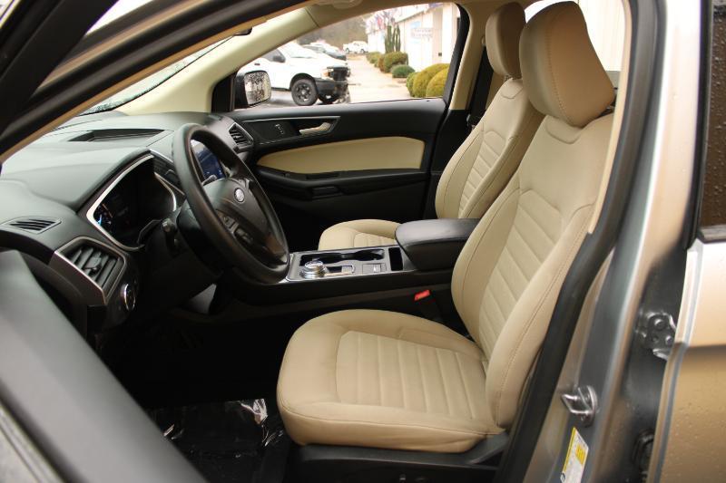Ford Edge SE FWD 2021
