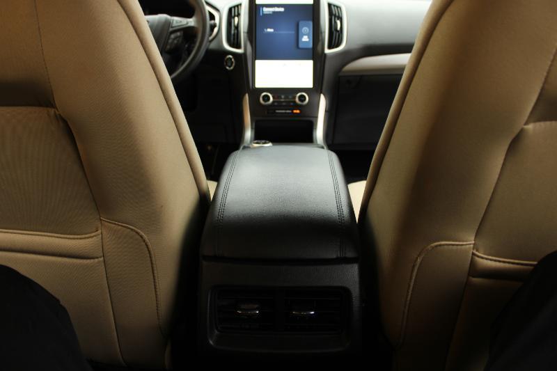 Ford Edge SE FWD 2021