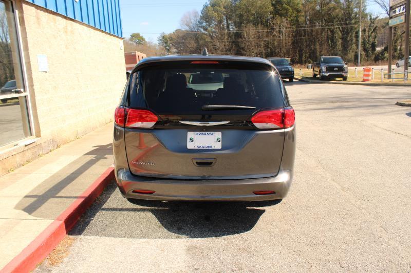 Chrysler Voyager LX FWD 2022