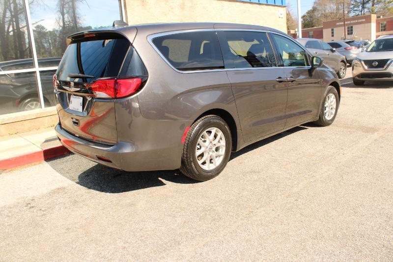 Chrysler Voyager LX FWD 2022