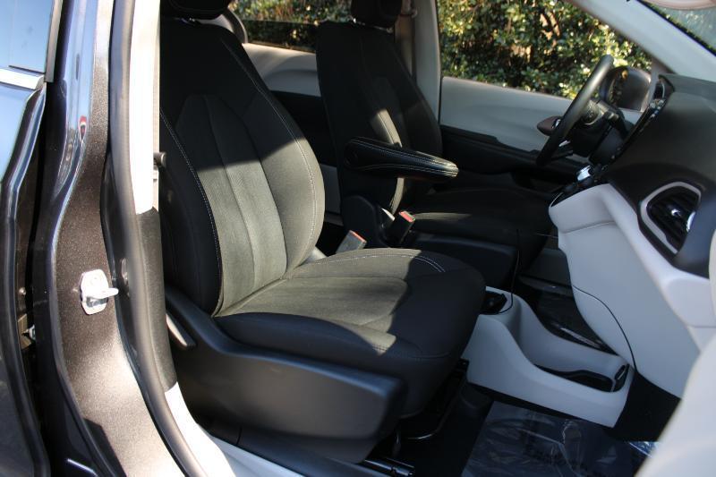 Chrysler Voyager LX FWD 2022