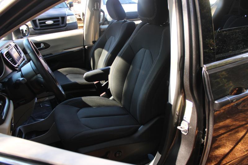 Chrysler Voyager LX FWD 2022