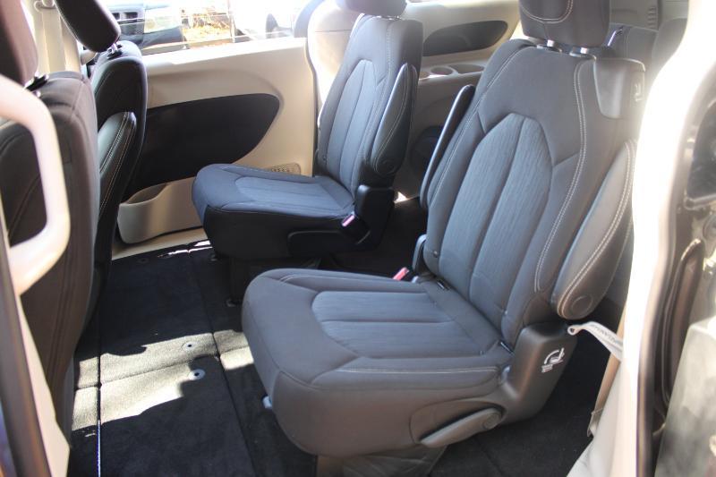 Chrysler Voyager LX FWD 2022