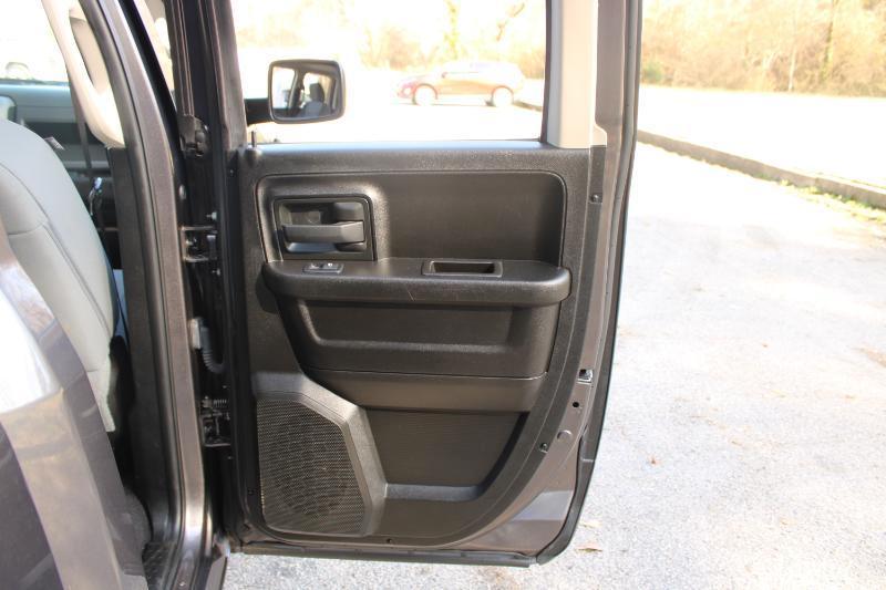 RAM 1500 Classic Tradesman 4x2 Quad Cab 6'4" Box 2019