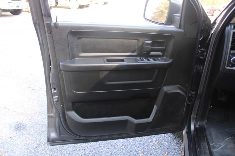 RAM 1500 Classic Tradesman 4x2 Quad Cab 6'4" Box 2019