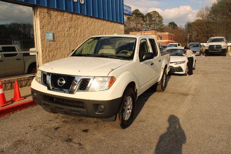 Nissan Frontier 2WD Crew Cab SWB Auto SV 2016