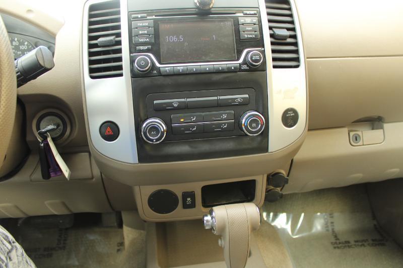 Nissan Frontier 2WD Crew Cab SWB Auto SV 2016