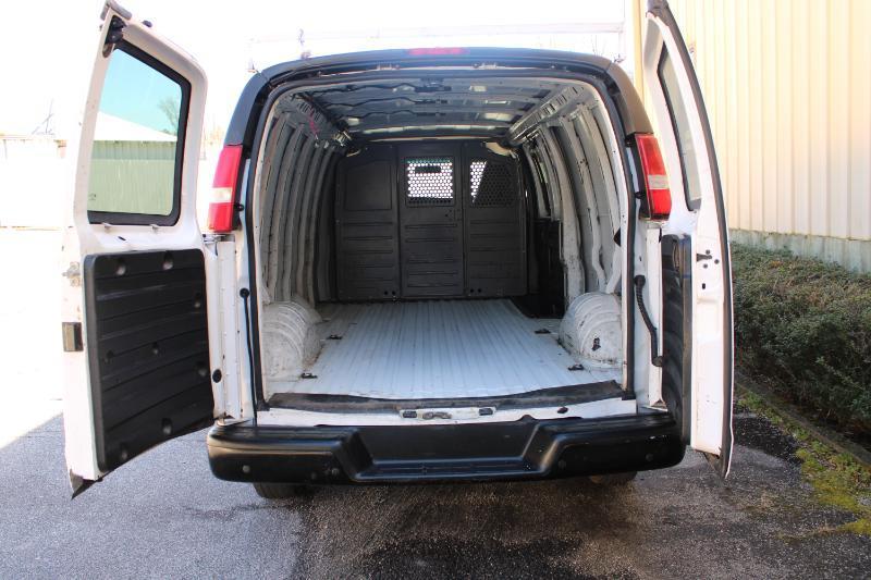 Chevrolet Express Cargo Van RWD 3500 155" 2019
