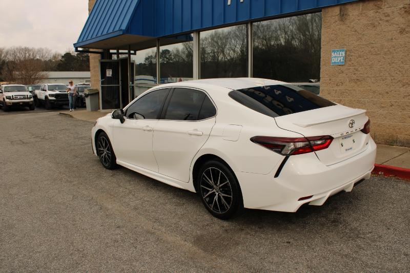 Toyota Camry SE Auto (Natl) 2024