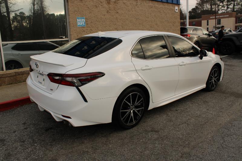 Toyota Camry SE Auto (Natl) 2024