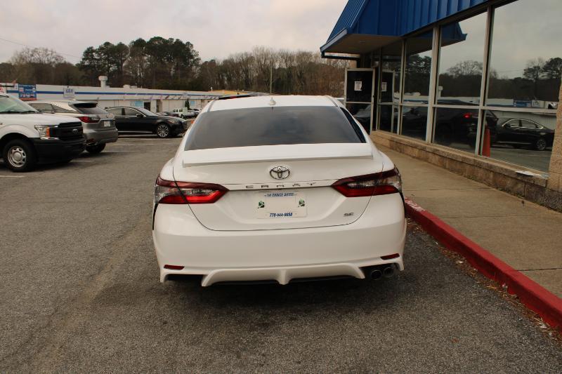 Toyota Camry SE Auto (Natl) 2024