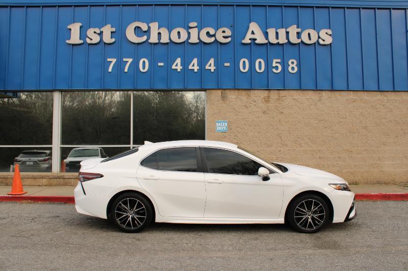 Toyota Camry SE Auto (Natl) 2024