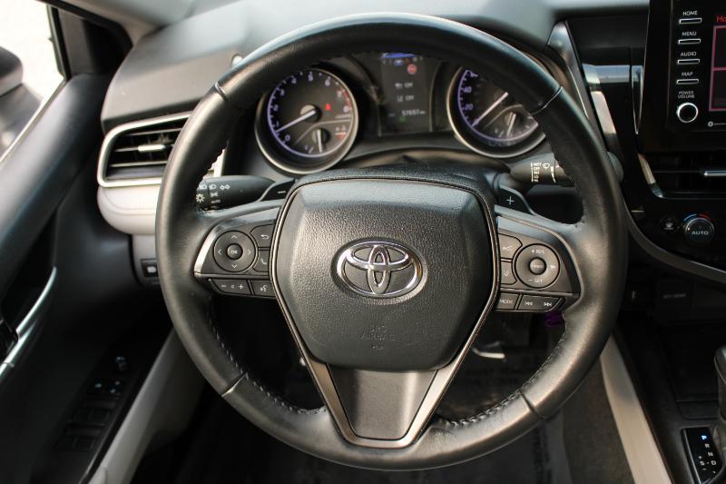 Toyota Camry SE Auto (Natl) 2024