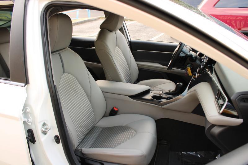 Toyota Camry SE Auto (Natl) 2024