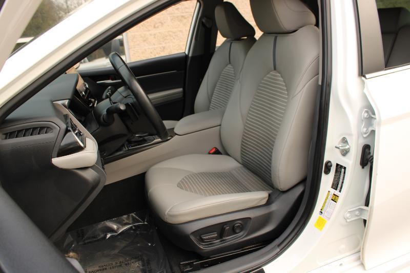 Toyota Camry SE Auto (Natl) 2024