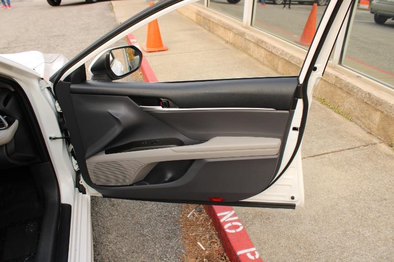 Toyota Camry SE Auto (Natl) 2024