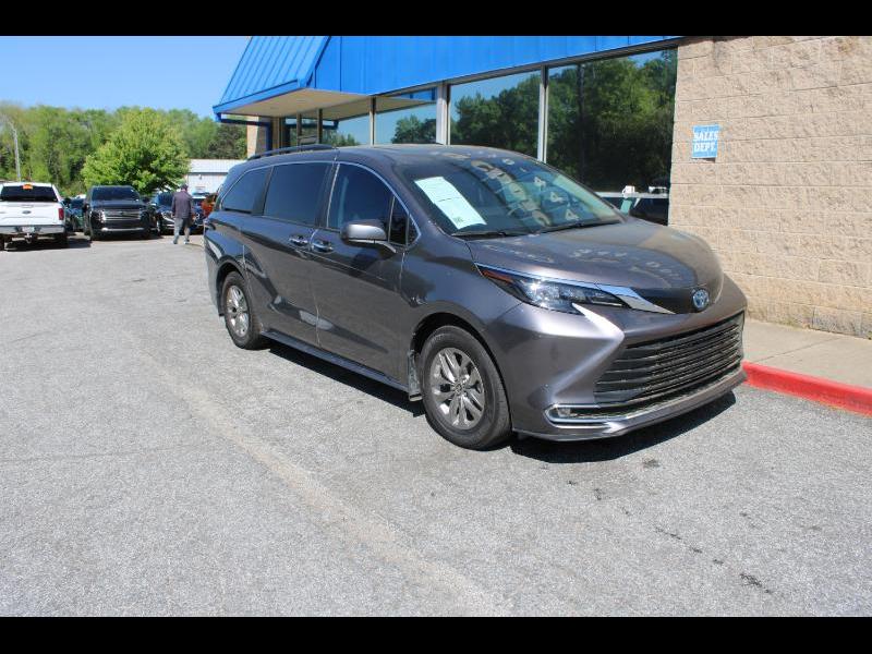 Toyota Sienna XLE FWD 8-Passenger (Natl) 2024