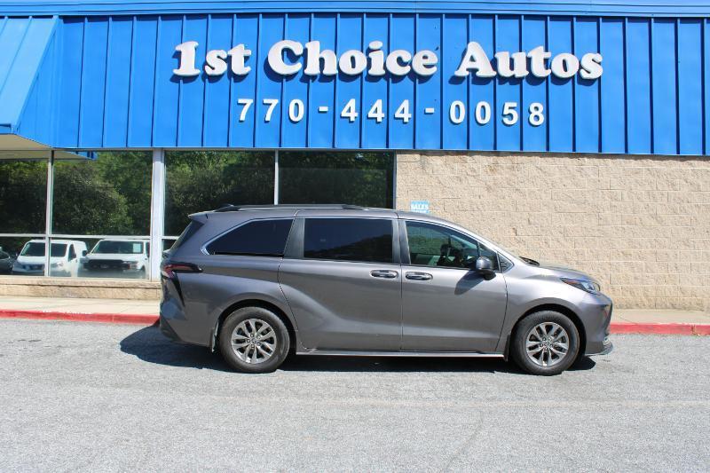 Toyota Sienna XLE FWD 8-Passenger (Natl) 2024