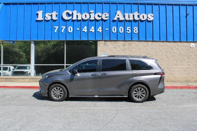 Toyota Sienna XLE FWD 8-Passenger (Natl) 2024