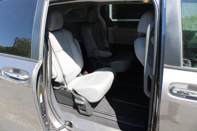 Toyota Sienna XLE FWD 8-Passenger (Natl) 2024