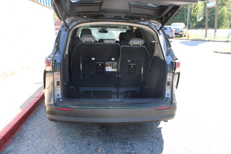 Toyota Sienna XLE FWD 8-Passenger (Natl) 2024