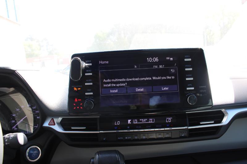 Toyota Sienna XLE FWD 8-Passenger (Natl) 2024