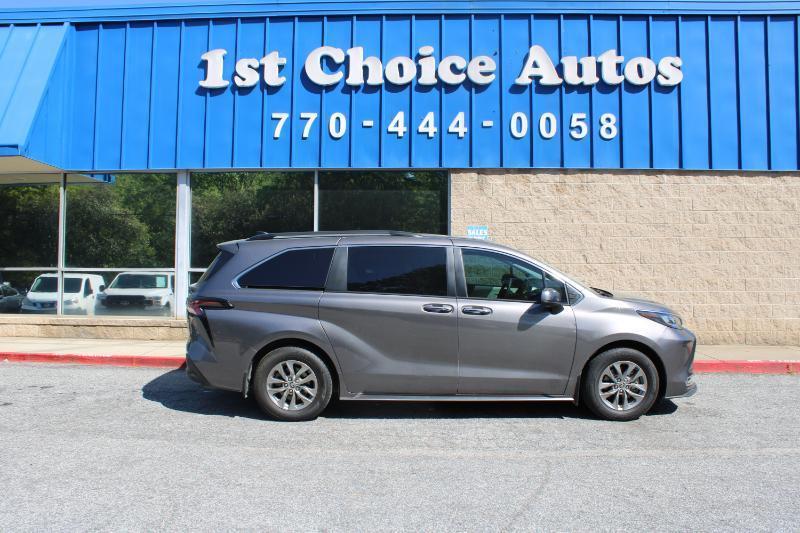 Toyota Sienna XLE FWD 8-Passenger (Natl) 2024