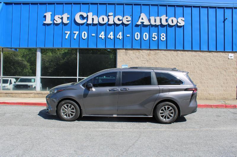 Toyota Sienna XLE FWD 8-Passenger (Natl) 2024