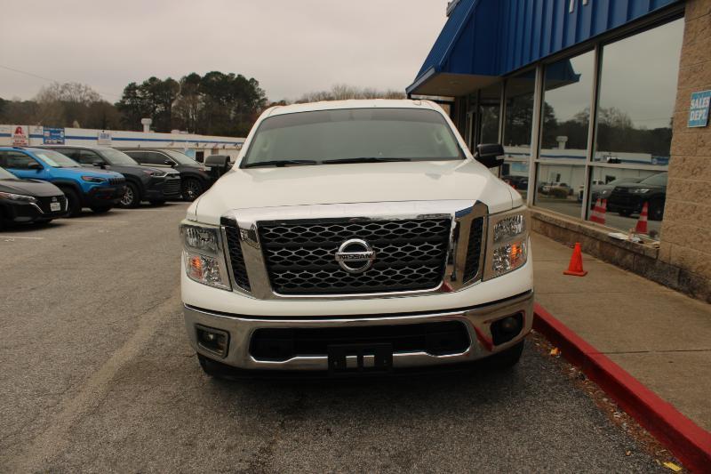 Nissan Titan 4x2 Crew Cab SV 2017