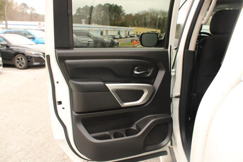 Nissan Titan 4x2 Crew Cab SV 2017