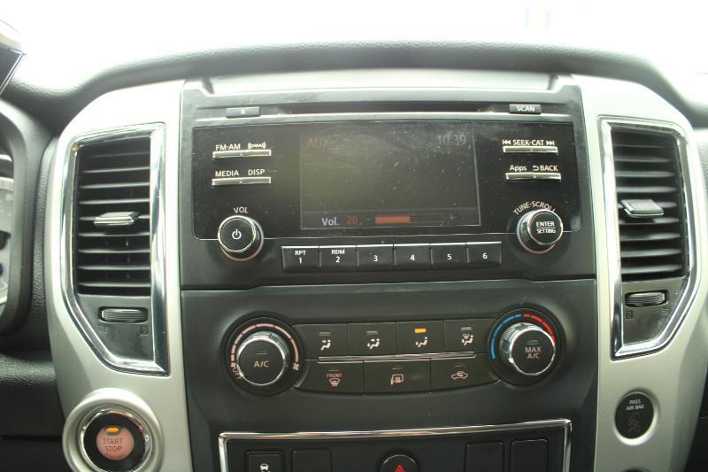 Nissan Titan 4x2 Crew Cab SV 2017