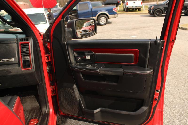 RAM 1500 4WD Crew Cab 140.5" Rebel 2016