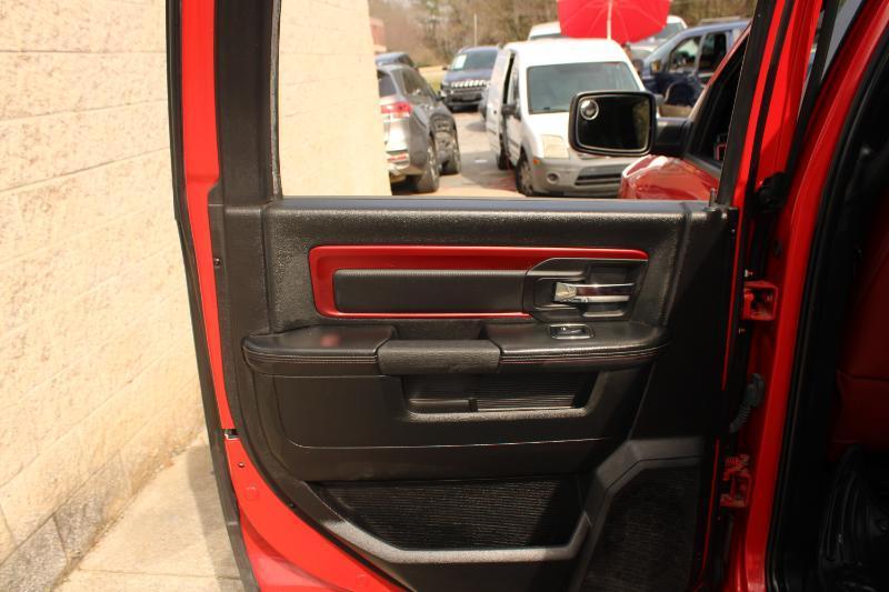 RAM 1500 4WD Crew Cab 140.5" Rebel 2016